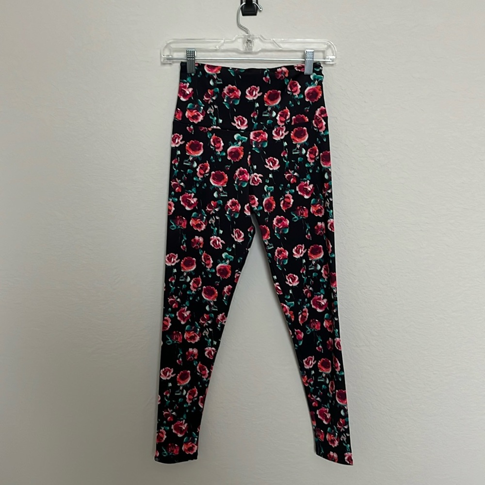 Onzie rose leggings